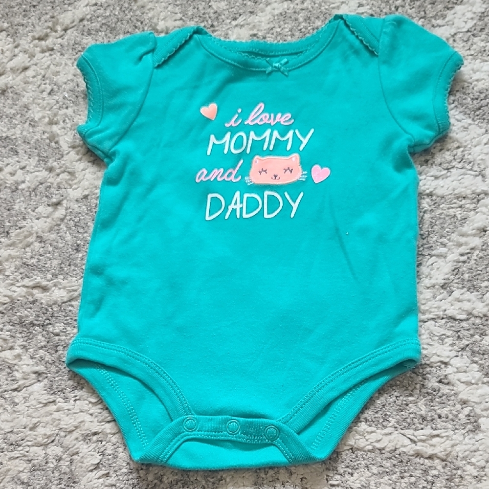 15 for $10 - Small Wonders Girls Newborn Green "i love MOMMY and DADDY" Onesie